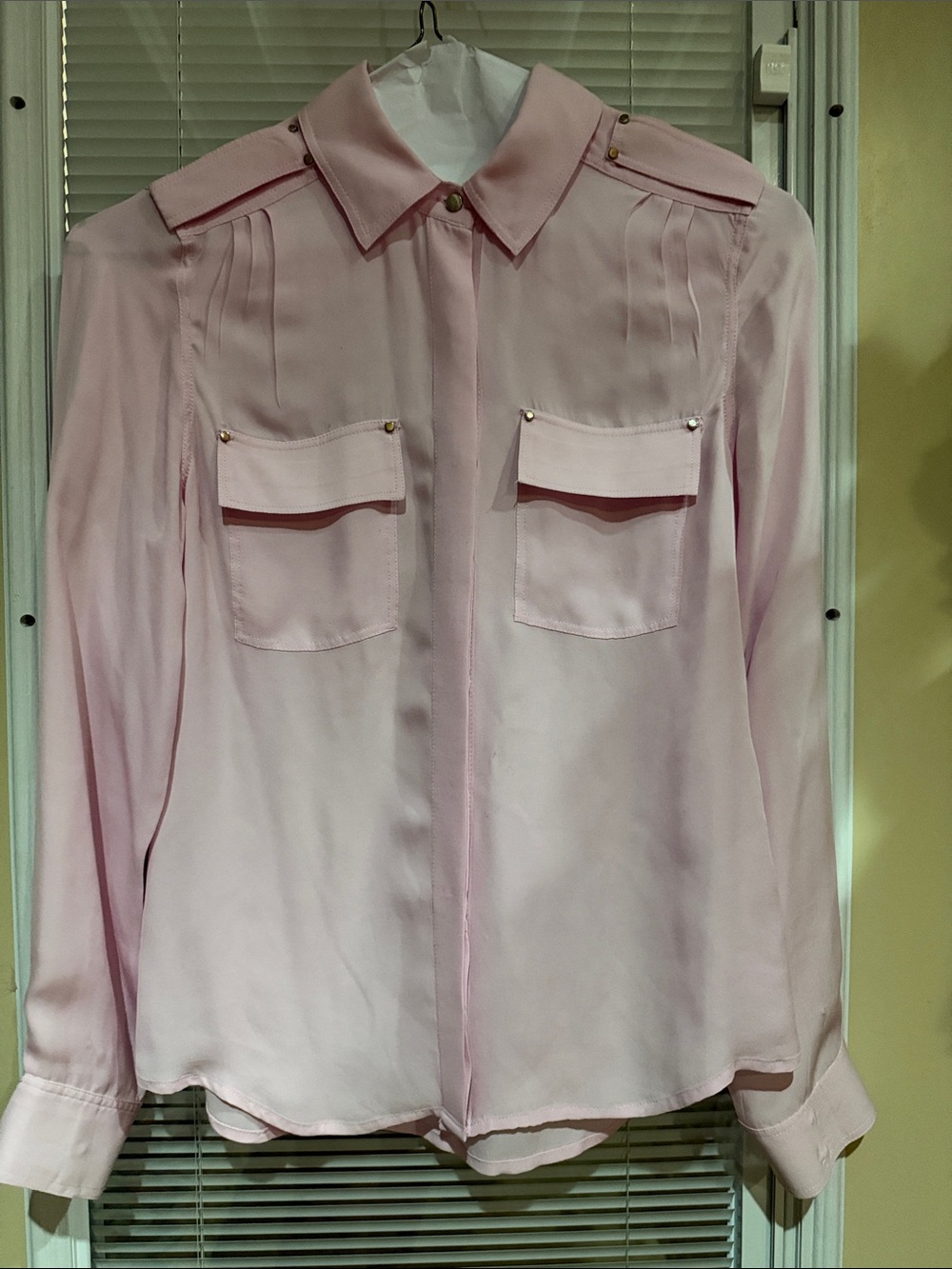 White House Black Market Light Pink Long-Sleeve Button-Front Shirt